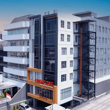 Front One Boutique Hotel Taman Anggrek